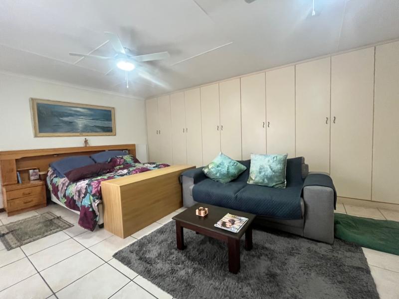 4 Bedroom Property for Sale in Fraaiuitsig Western Cape